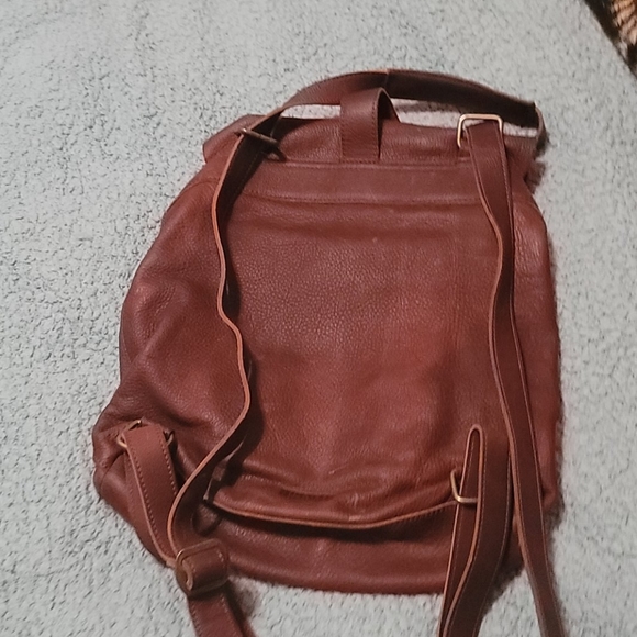 Leather convertible backpack/purse - Picture 2 of 5